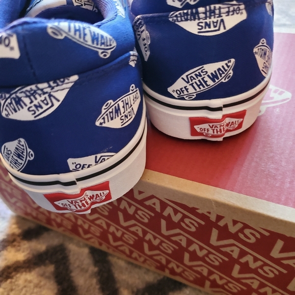 SOLD VANS Mens Sneakers NIB - Picture 4 of 4